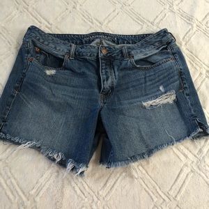 American Eagle Distressed Jean Shorts. Size 16.